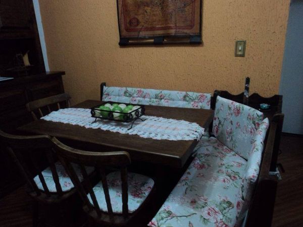 Restauração de almofadas (mesa canto alemão)